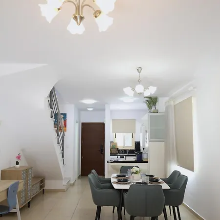 Prázdninový dům Elysia Park 14 - Modern 2br - Pool & Fitness- Paphos