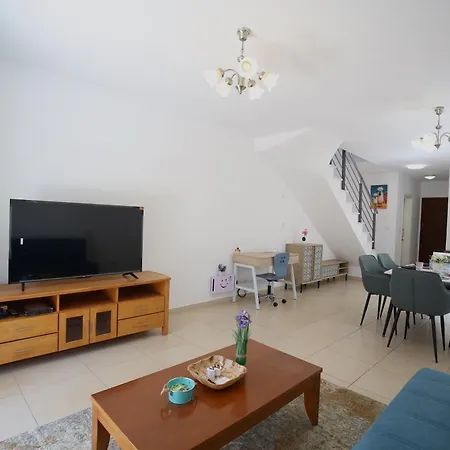 Elysia Park 14 - Modern 2br - Pool & Fitness- Paphos