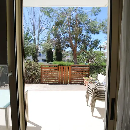 Elysia Park 14 - Modern 2br - Pool & Fitness- Case de vacanță Paphos