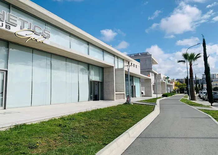 Modern 2br In Elysia Park - Pool & Fitness Feriehus Paphos