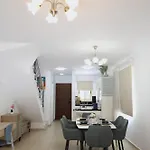Hébergement de vacances Elysia Park 14 - Modern 2br - Pool & Fitness- Paphos